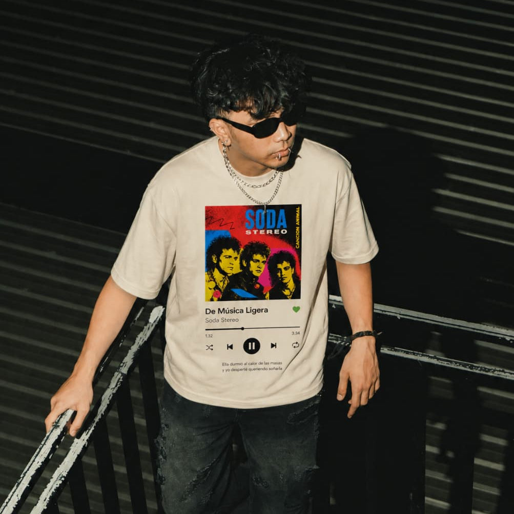 Playera Oversize Beige Personalizada: Tu Canción Aquí