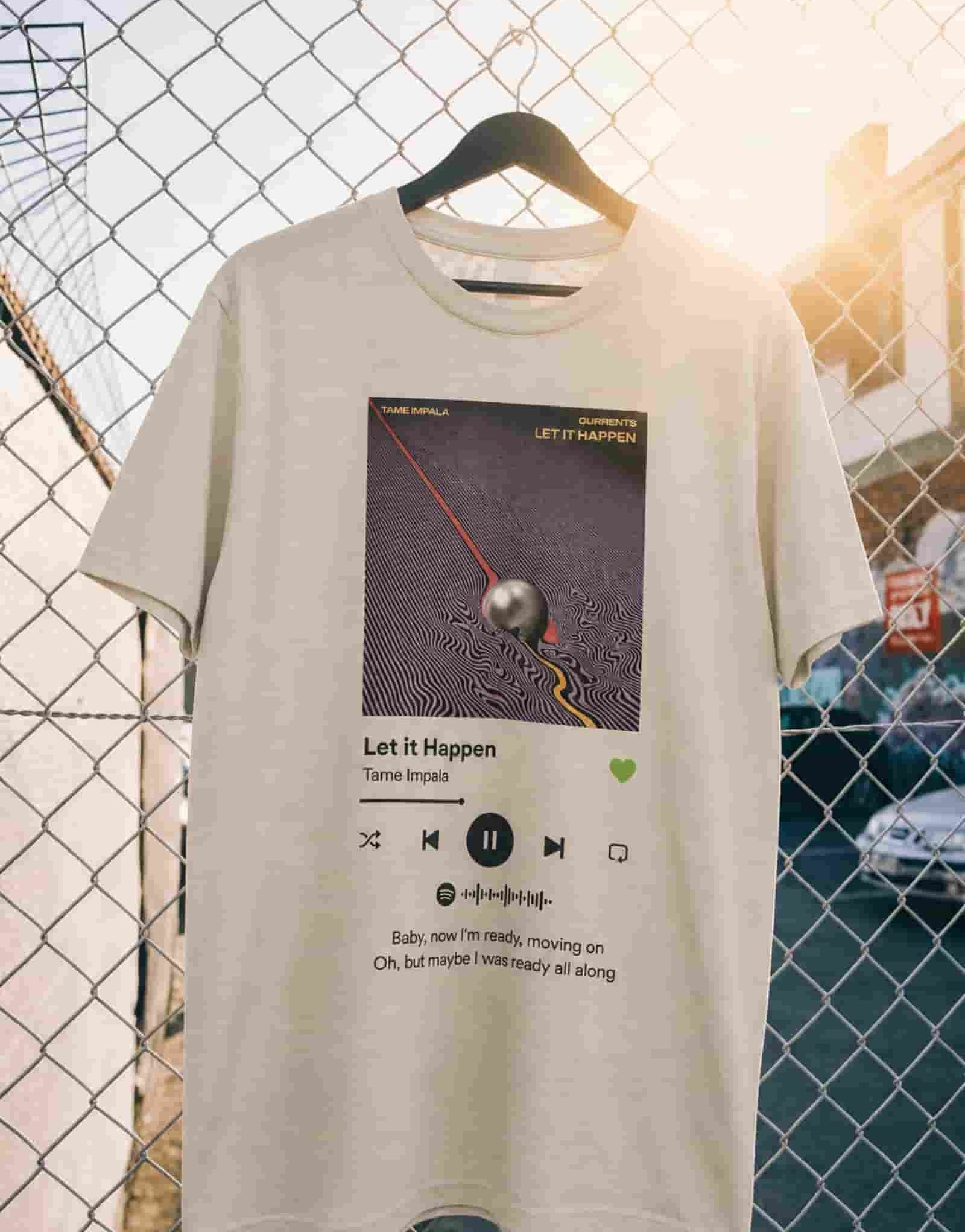 Playera Oversize Beige Personalizada: Tu Canción Aquí