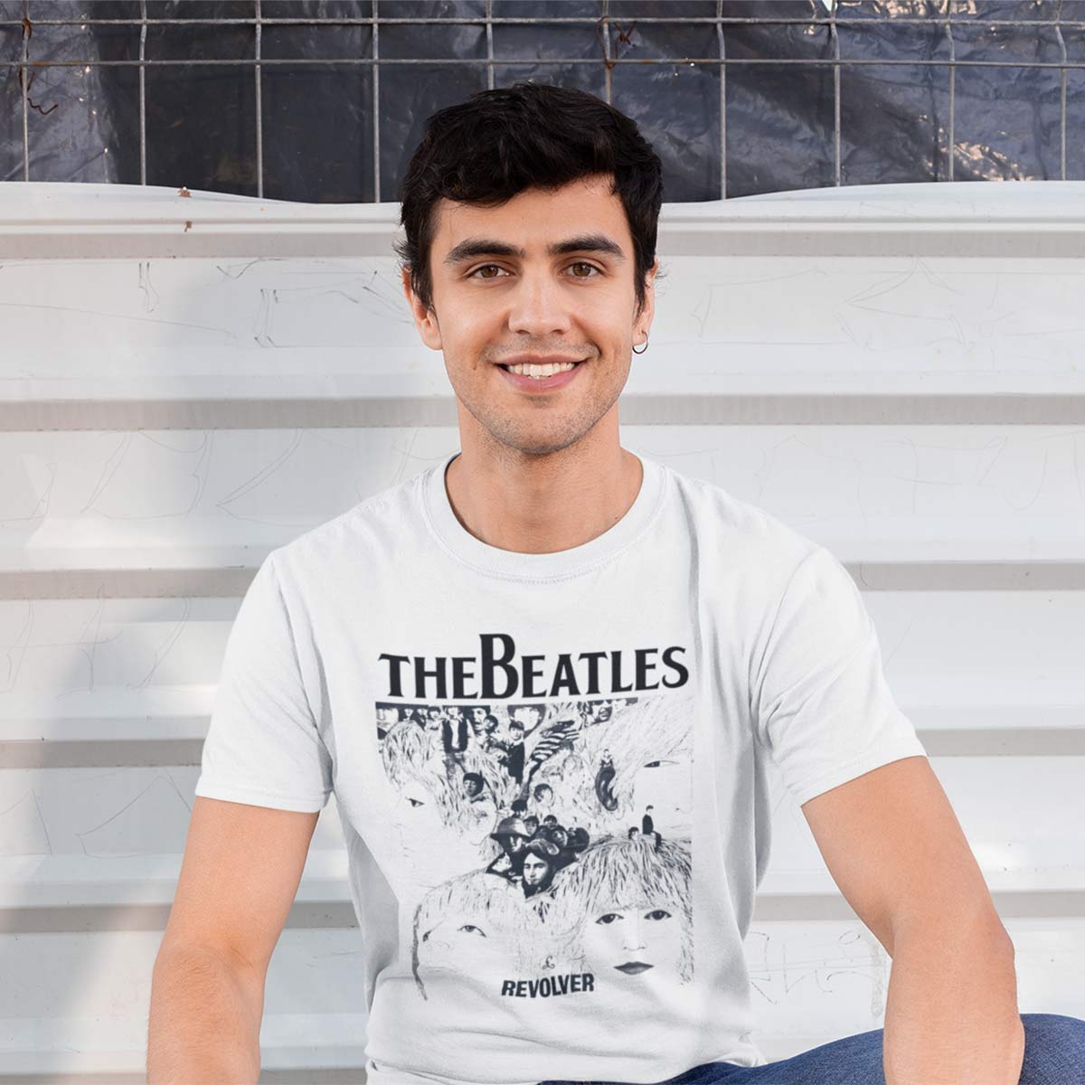 Playera Revolver The Beatles